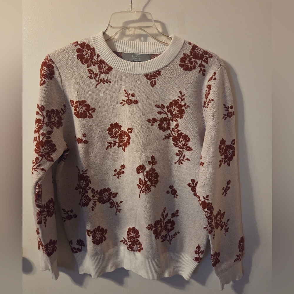 Chic Berkley Jensen White & Rust Floral Knit Crew Neck Sweater